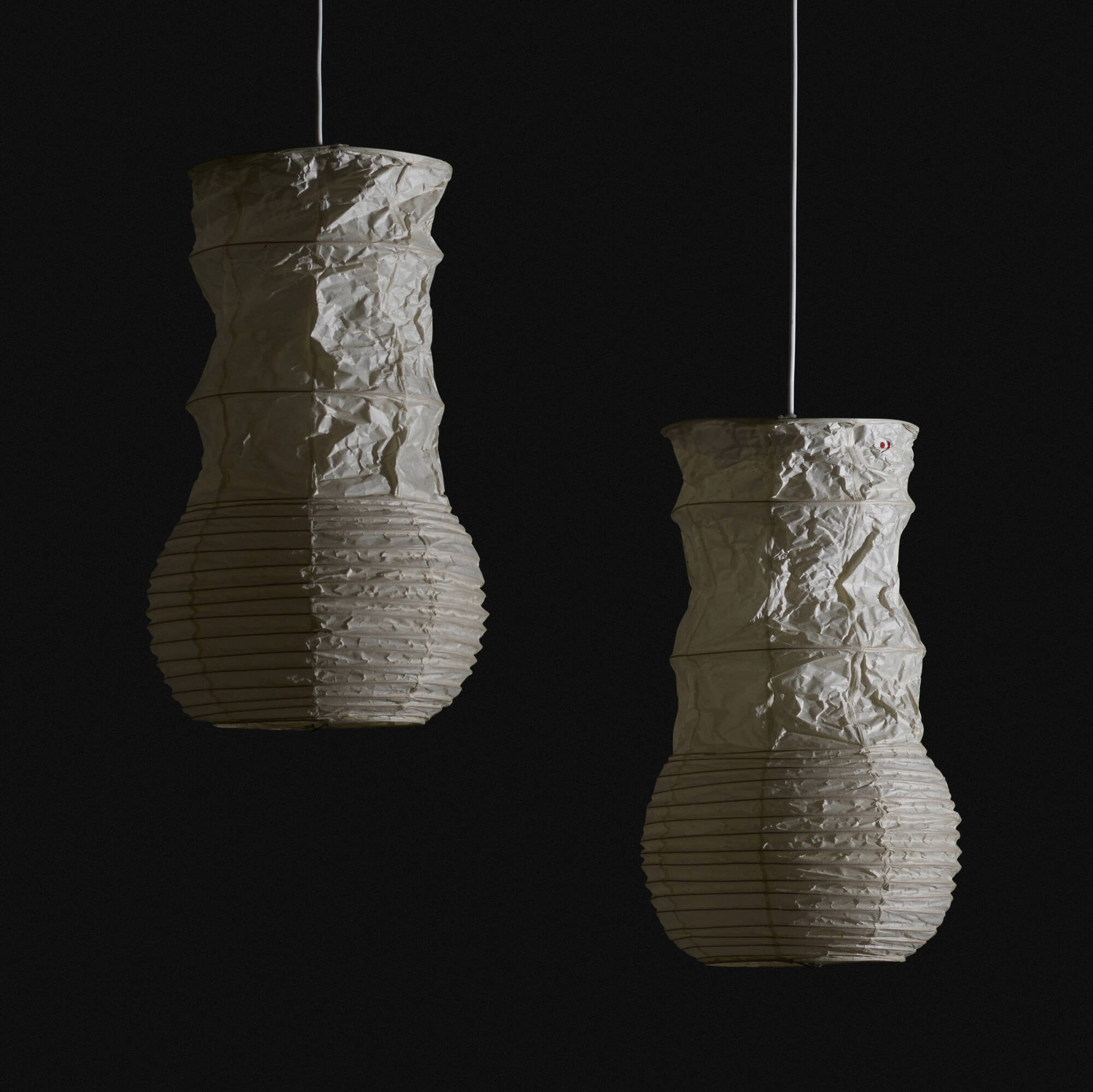 パトリック・デマルシェリエ exposing elegance 137: ISAMU NOGUCHI, Akari light sculpture, model BB1-30DL