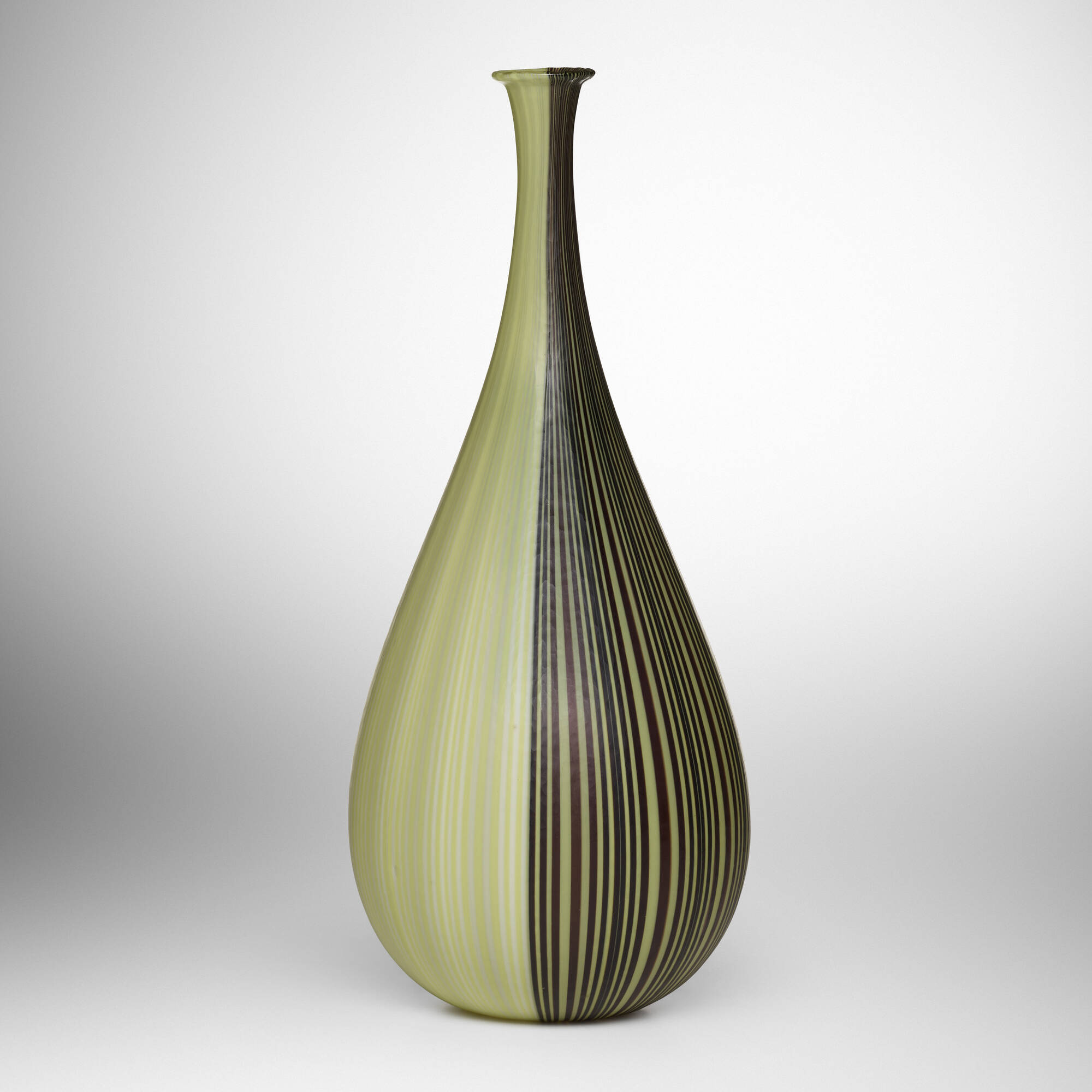 116: CARLO SCARPA, Rare Tessuto Battuto vase, model 3900 < Important Italian Glass, 9 March 2023 < Auctions | Wright: Auctions of Art and Design 116: CARLO SCARPA, Rare Tessuto Battuto vase, model 3900 < Important Italian Glass, 9 March 2023 < Auctions | Wright: Auctions of Art and Design