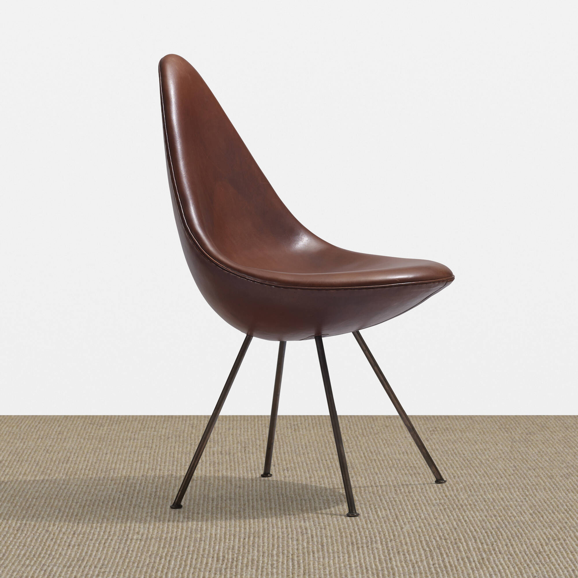 134 ARNE JACOBSEN, Drop chair from the SAS Royal Hotel