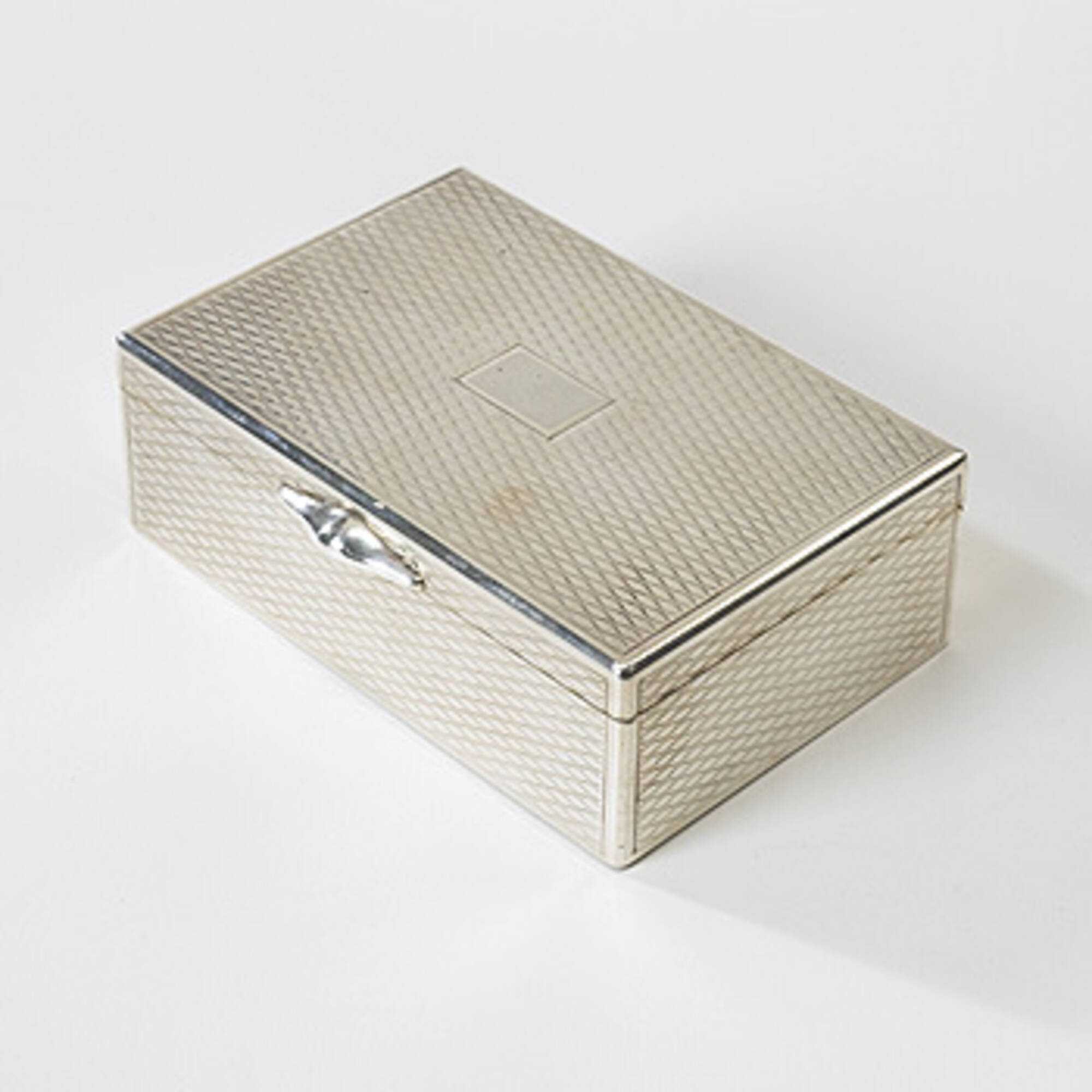 338: HERMES, cigarette box < Branded Luxury, 25 April 2006 < Auctions