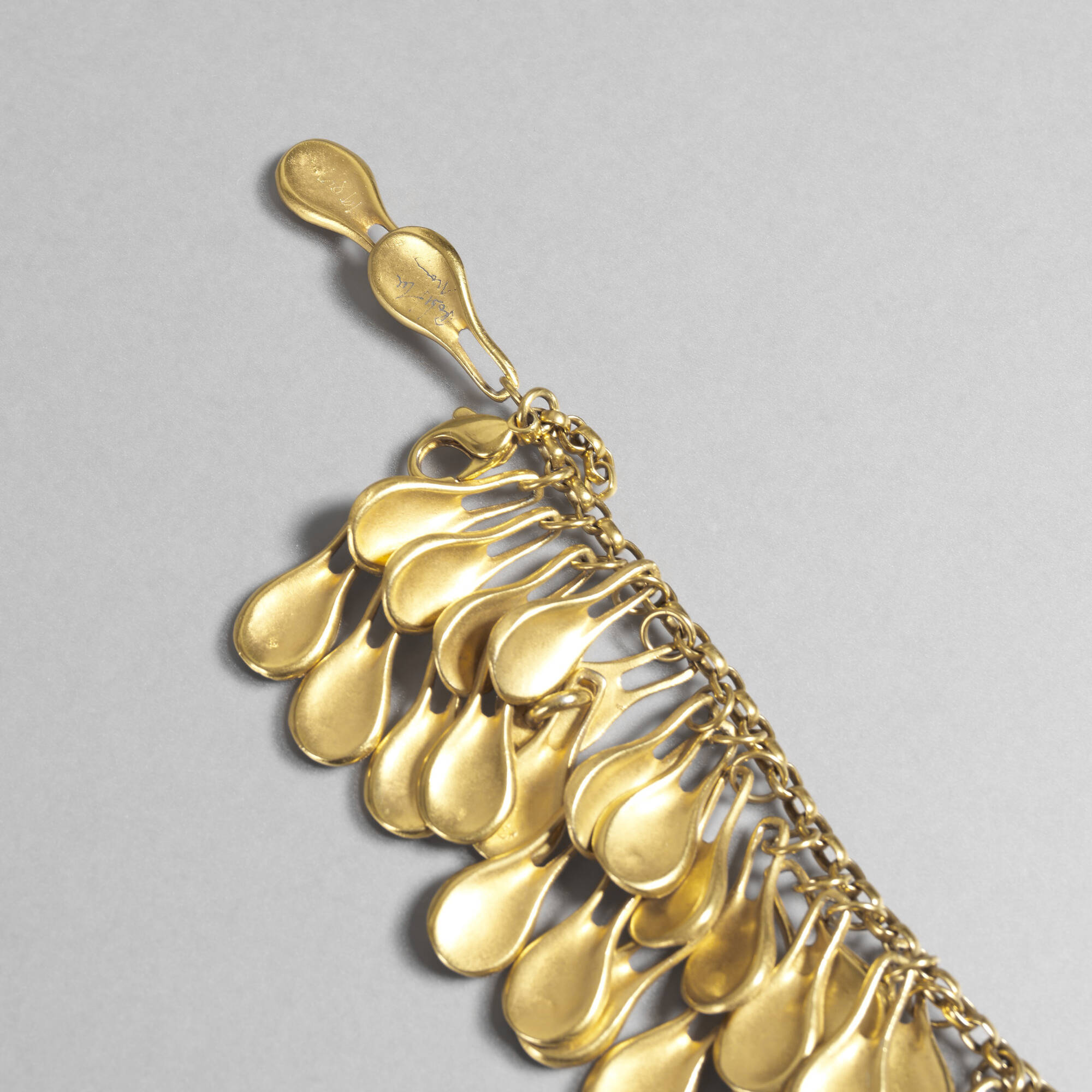 577: ROBERT LEE MORRIS, Golden Petal Waterfall necklace < Objet, 6 June  2019 < Auctions | Wright: Auctions of Art and Design